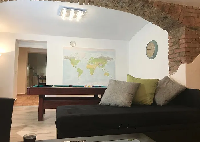 Big Homebase With Billardtable Apartamento *