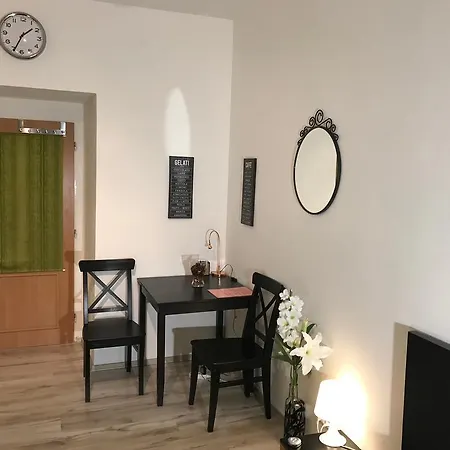 Big Homebase With Billardtable Apartment Prague