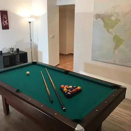 Big Homebase With Billardtable Apartment Prague