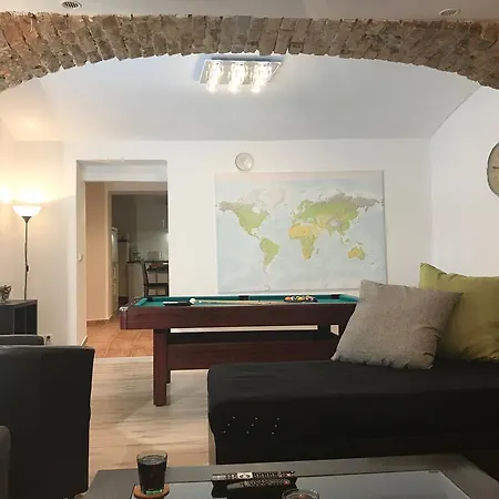 Apartment Big Homebase With Billardtable Prague
